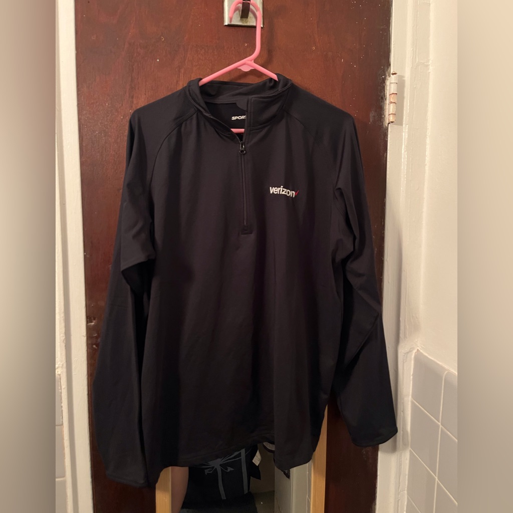Verizon Pullover, Large.